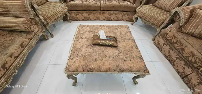 طقم كنب مع ستاره وطاولات ودولاب بسعر400 3