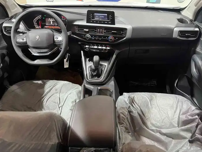 بيجو غمارتين موديل 2023 عرض بسعر ممتاز 8