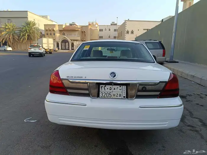 فورد قراند ماركيز 2011 3