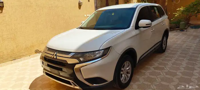 ميتسوبيشي اوتلاندر 2019 وكالة 3