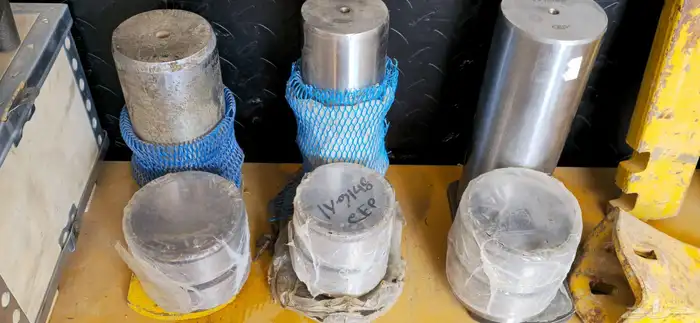 ستوك بقطع غيار شياول 980و 966 كاتربيلر 0