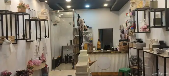 محل ورد للبيع في الراكه شارع التجاري قبل بنك الراجحي 2