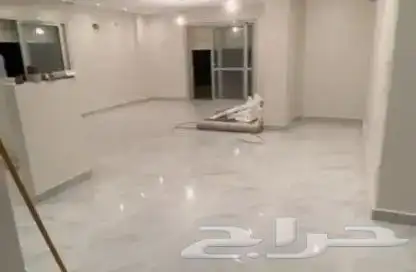 نبحث عن شقق للايجار بحي المستقبل أو الملك عبدالله او المطار 1