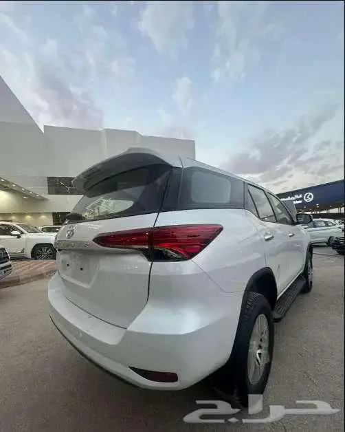 عرض فورتشنر بنزين بدون دبل موديل 2025 4