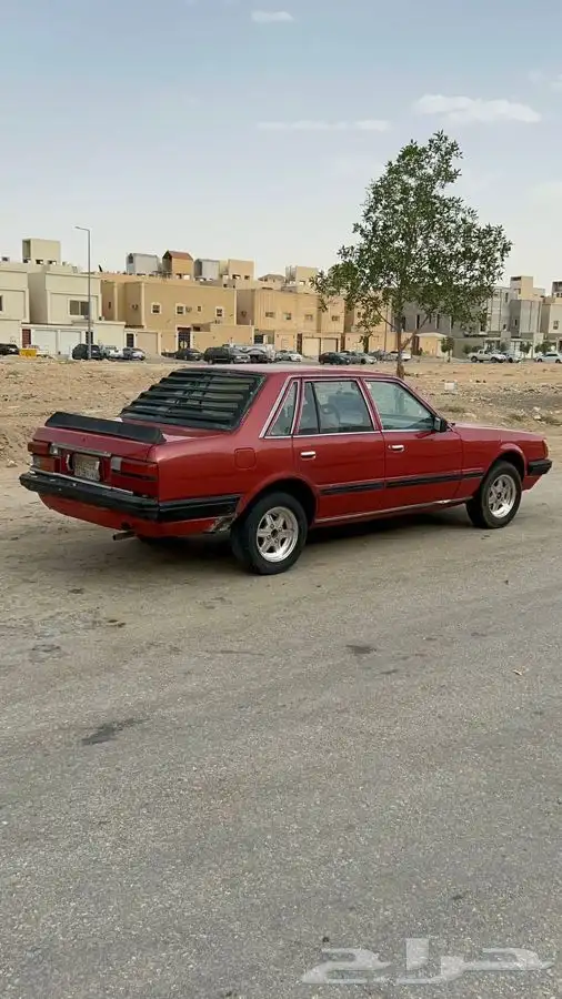 نيسان لوريل 1982 4