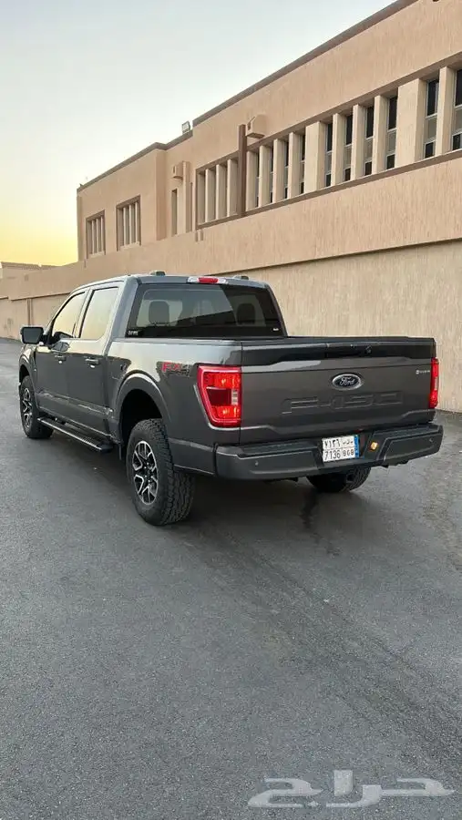 فورد f150 V8 موديل 2022 4