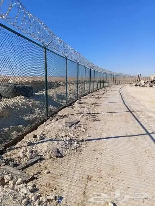 متخصصون في جميع نواع شبوك 4