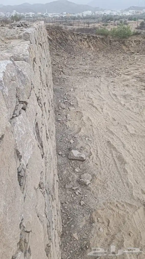 بكلين لبنيان الحجر وقص الاراضي 2