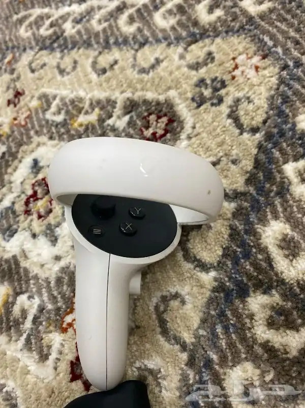 متا كويست 2 خدش بسيطه السعر 450 3