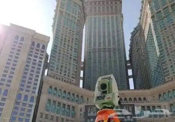 مساح بجهاز توتال وجي بي اس لاعمال المساحية 0