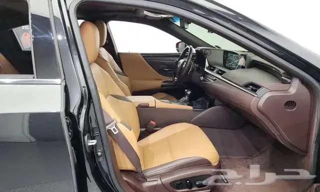 لكزس - Es300 - 2021 16