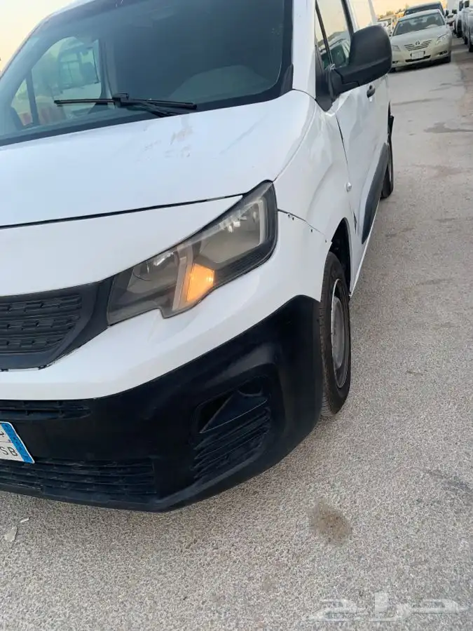 للبيع او البدل بيجو بارتنر ديزل بضاعه صغير ماشي 232000 12