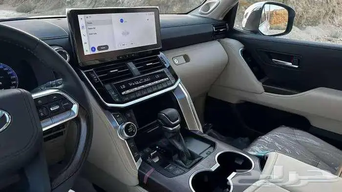 تويوتا لاندكروزر 2025 VXلدى شركة عبدالمجيد الخضر 5