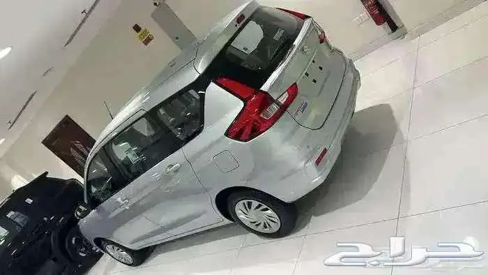 سوزوكي ارتيجا ستاندر 2025 1