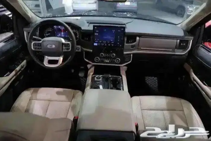 فورد اكسبيديشن XLT فل كامل بانوراما جلد بدون دبل موديل 2024 10
