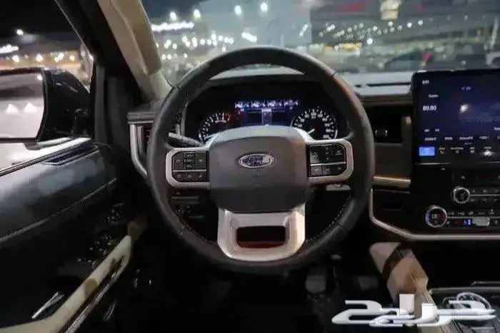فورد اكسبيديشن XLT فل كامل بانوراما جلد بدون دبل موديل 2024 15