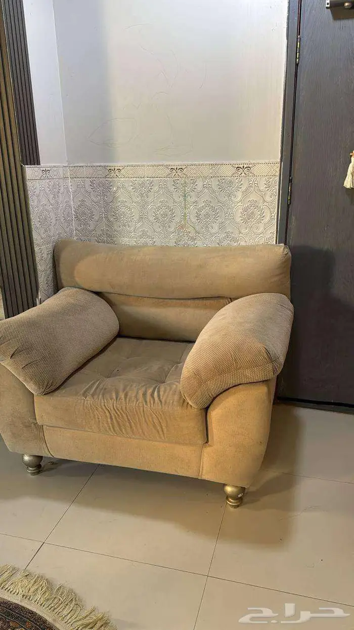 كنب مع طاولة شاشة 1