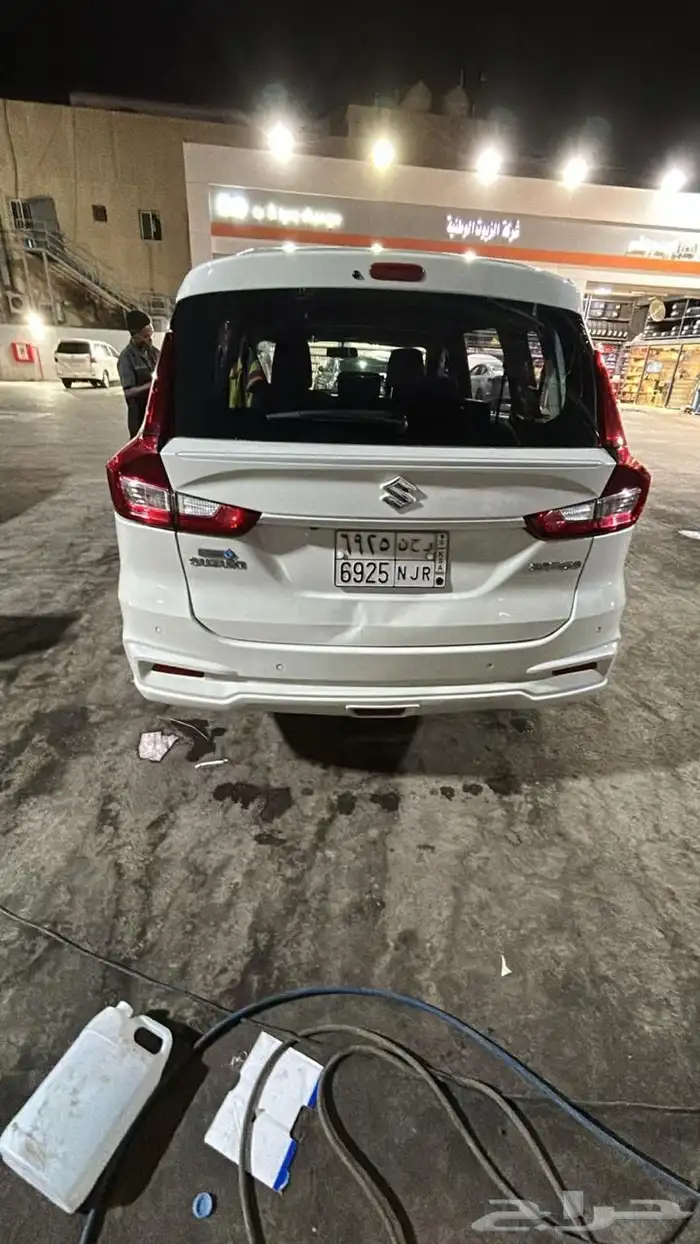 سوزوكي أرتيجا 2023 ابيض 19
