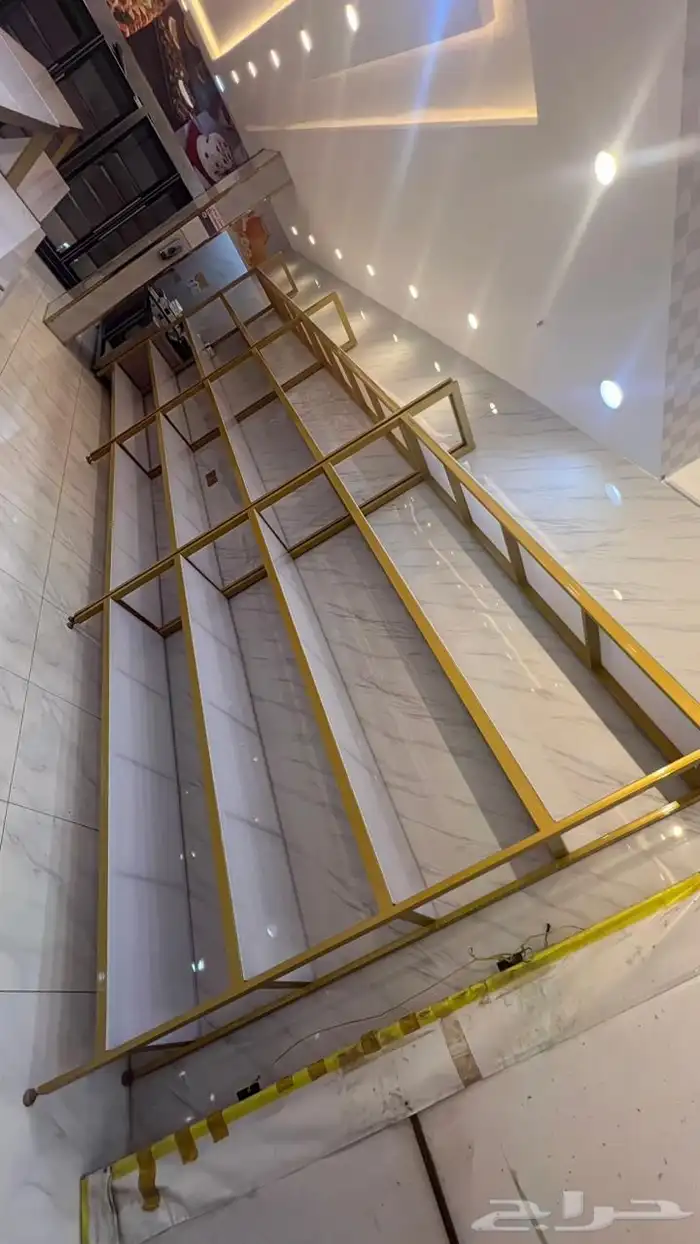 للبيع اغراض محل حلويات 2