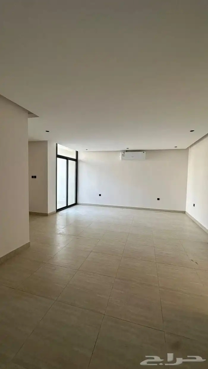 فيلا للإيجار حي طويق 12