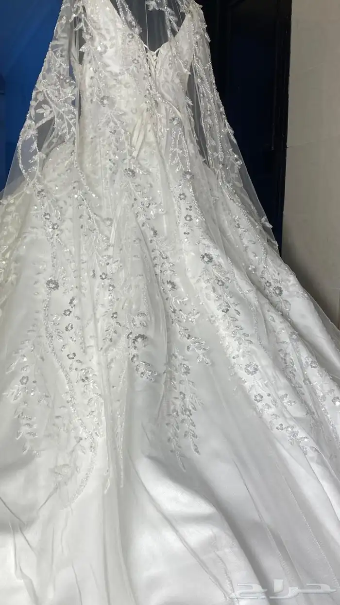 فستان من سنه2024جديد اللبس مره وحده مده البس 4ساعات فقط 0