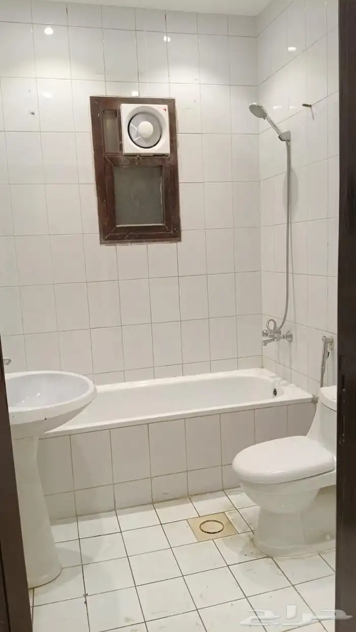 شقة للايجار عوائل 4