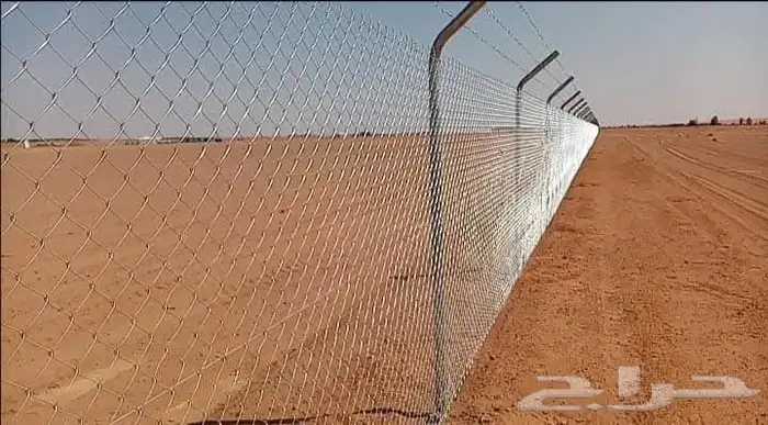 أعمال تسوير وتشبيك بالشبك الزراعي من الحديد المجلفن والعادي. 3