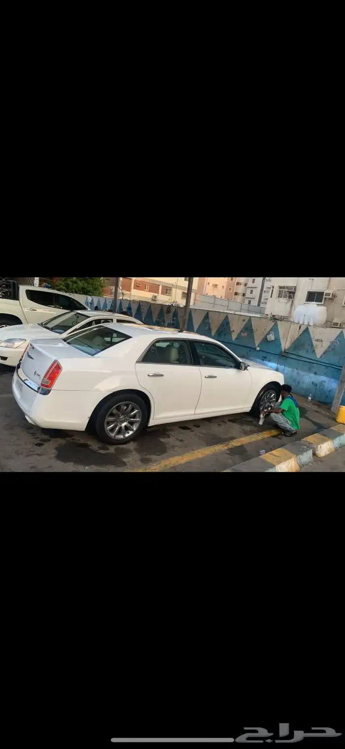 بيع سيارة كرايزلر 3