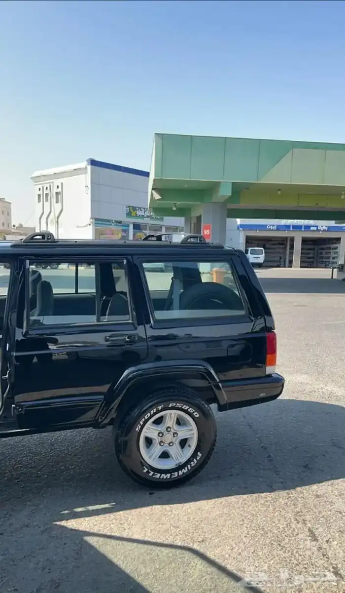 جيب شروكي 2000 3