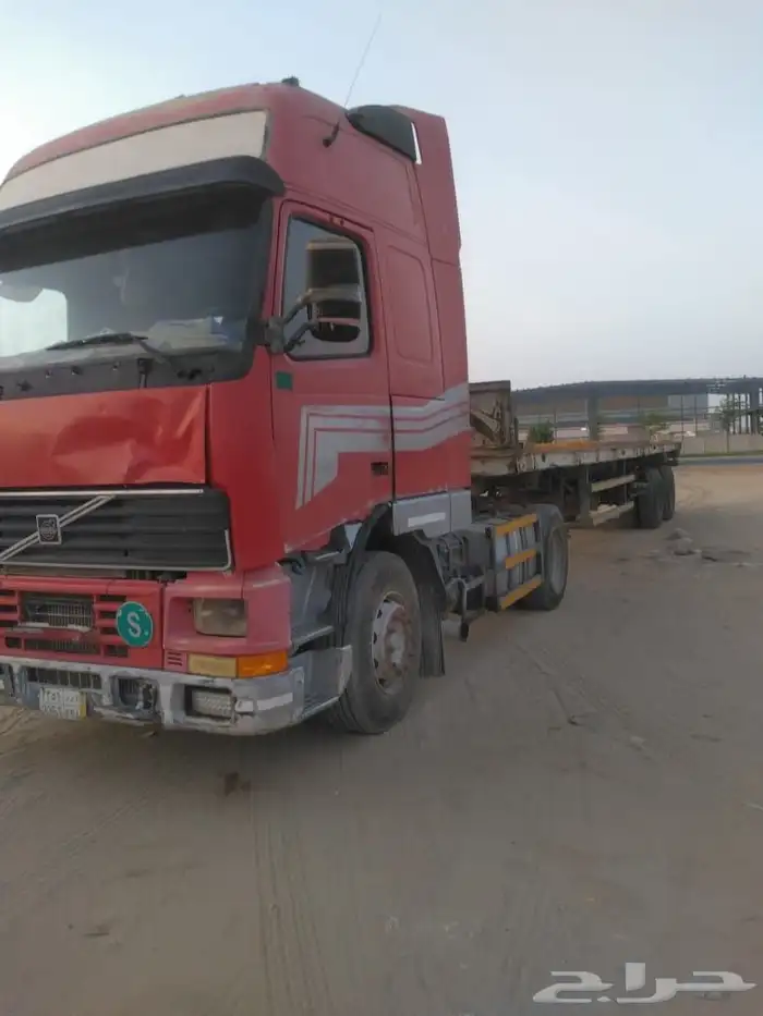 راس تريلا للبيع موديل 2000 شغال مكينة قير على الشرط للتواصل 2