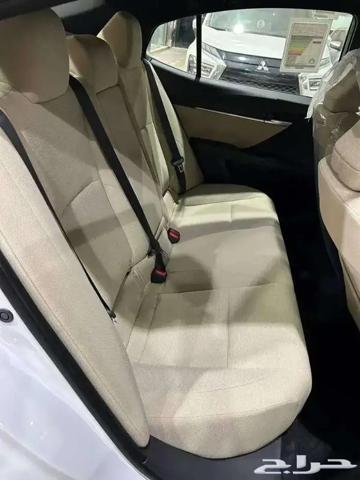 تويوتا كامري E بنزين 2025 كاش وبنك 3