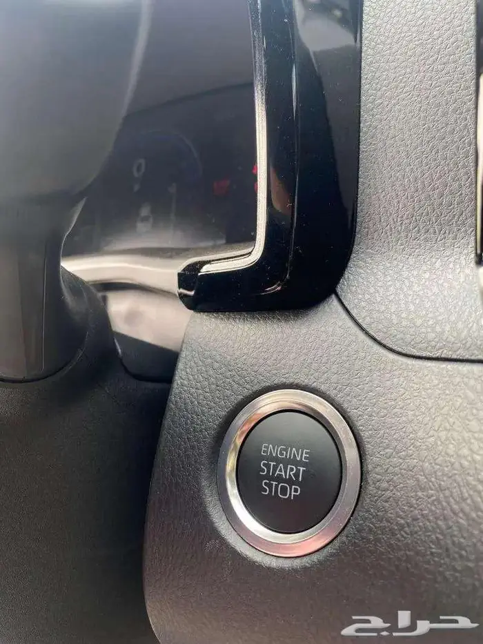 تويوتا كامري E بنزين 2025 اقساط فقط 4