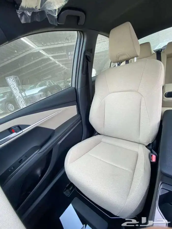 تويوتا كامري E بنزين 2025 اقساط فقط 0