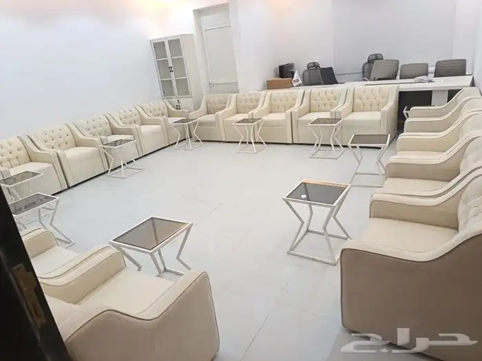 تاجير كنب في اي بي كراسي طاولات طعام خشب وقزاز 1