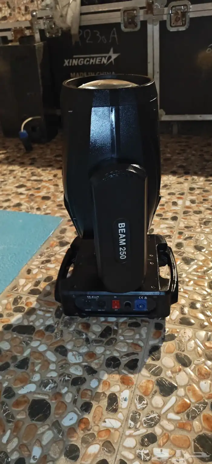 متوفر اجهزة ليزر وتراسات وبار ليد كشاف مستخدم وجديد شاشة ليد 8