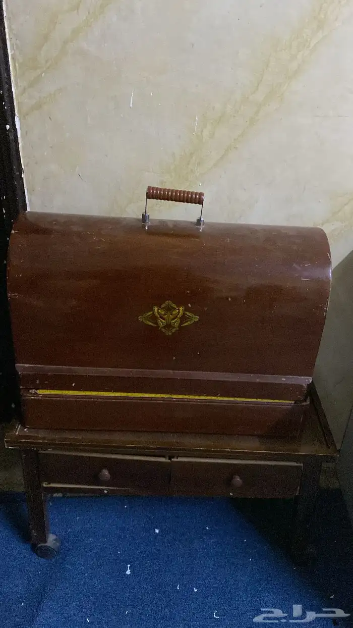 مكينه شبه جديد شامله الملحقات ومكينه قهوه شبه جديده 1