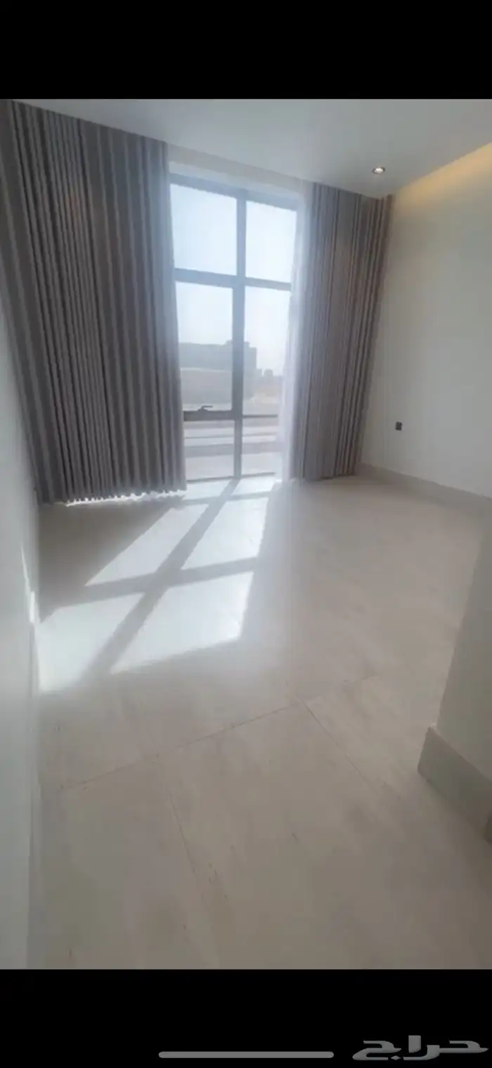 شقة جديدة فاخرة للإيجار في حي السيف 7