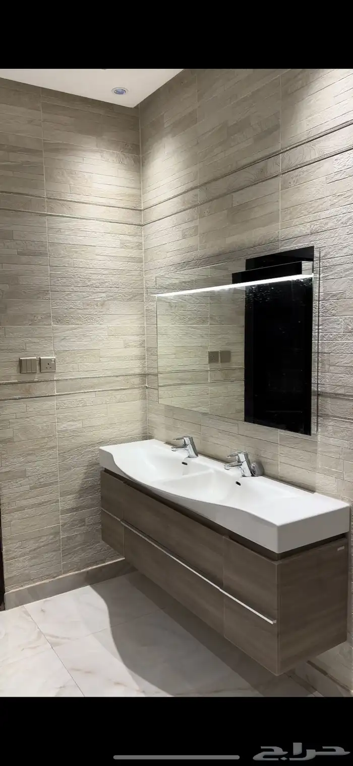 فلة لليجار مساحة 450 3