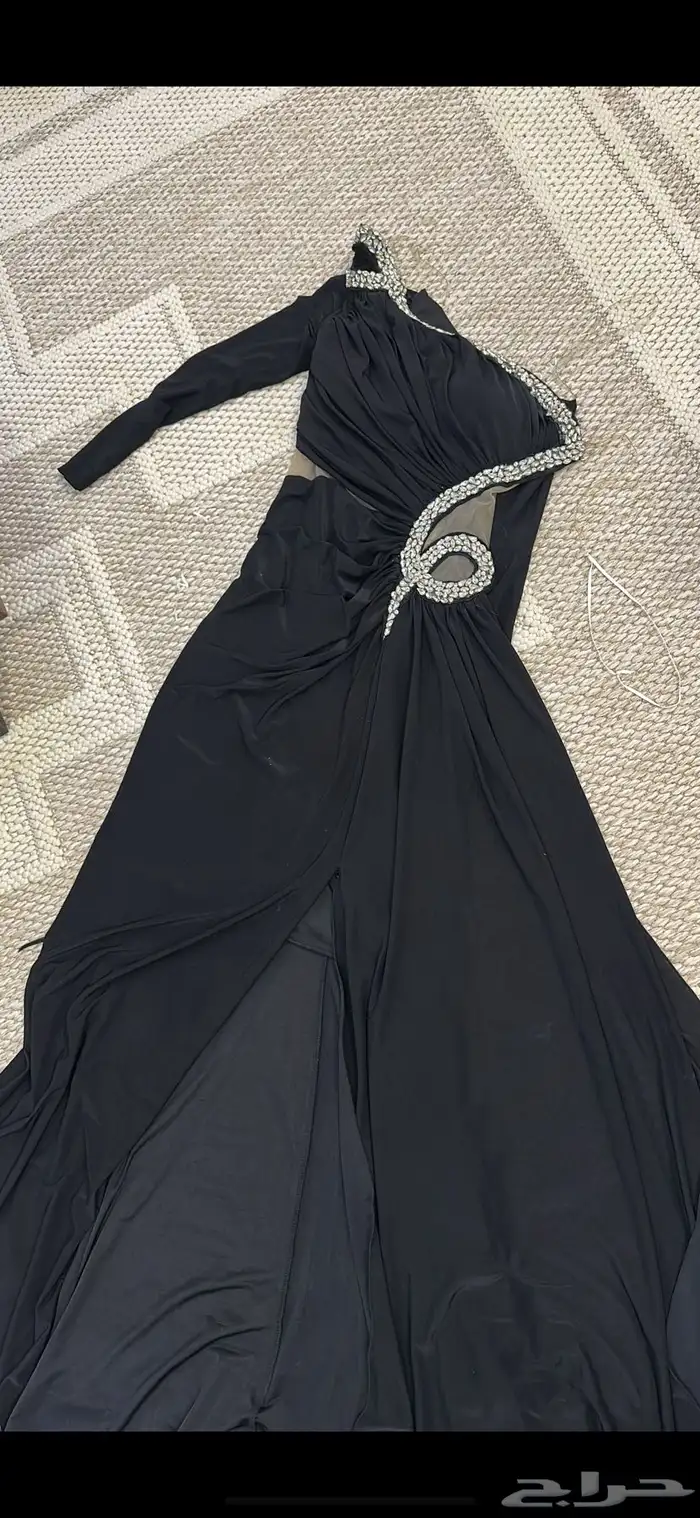 فستان ملبوس مره وحده فقط للبيع 1