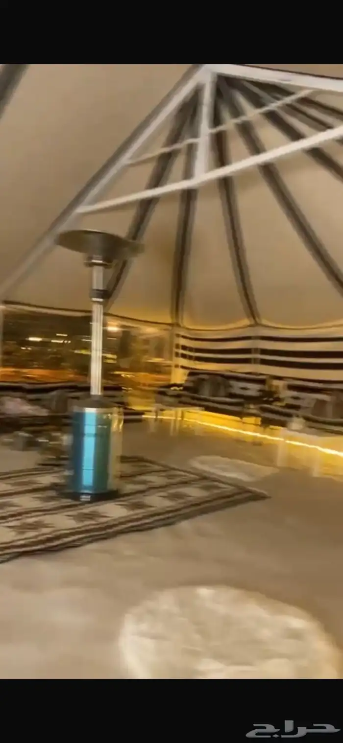 مخيم متكامل كرفان مساحتها 60 الف مسورة ماكينة 17