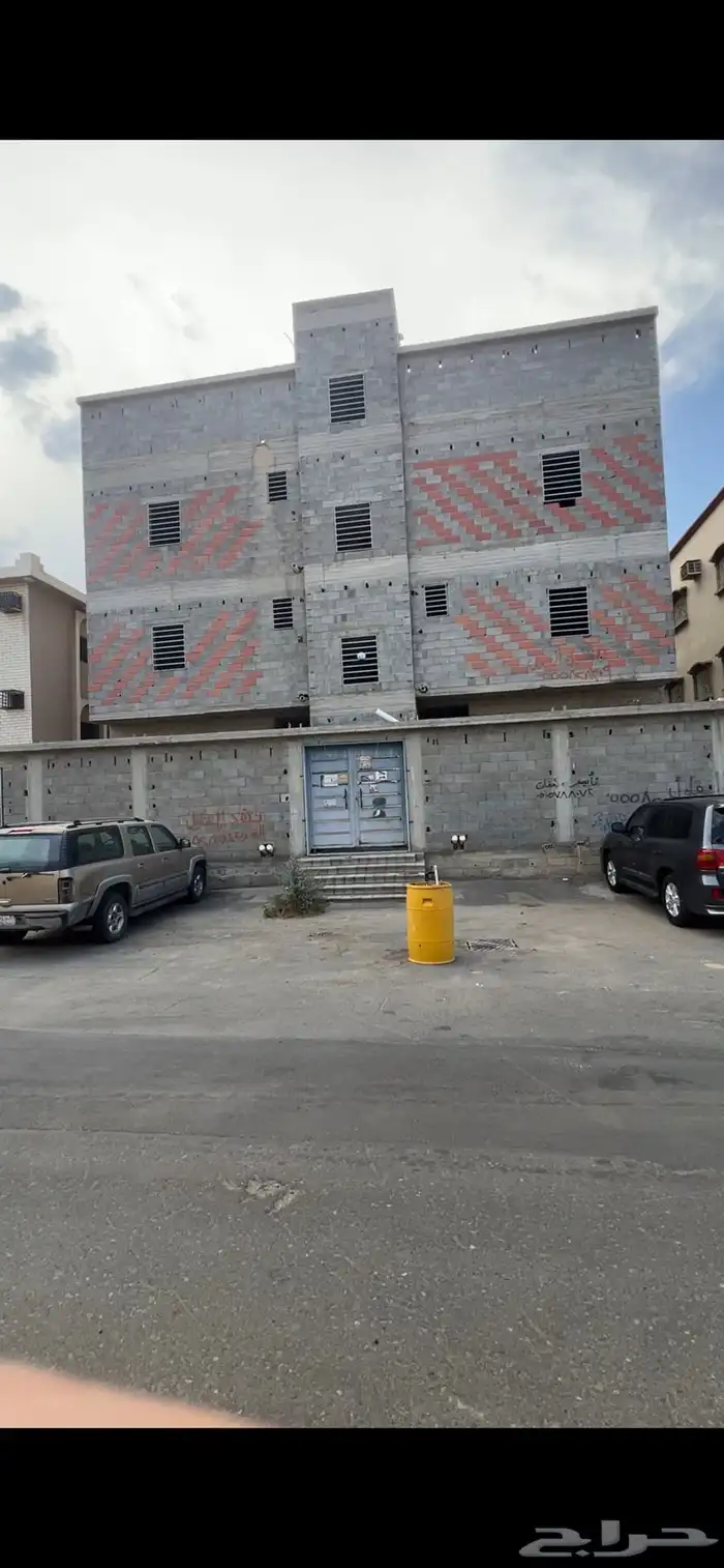 عمارة عظم للبيع 4 شقق ودور خميس مشيط بداية طريق الثمانين 0