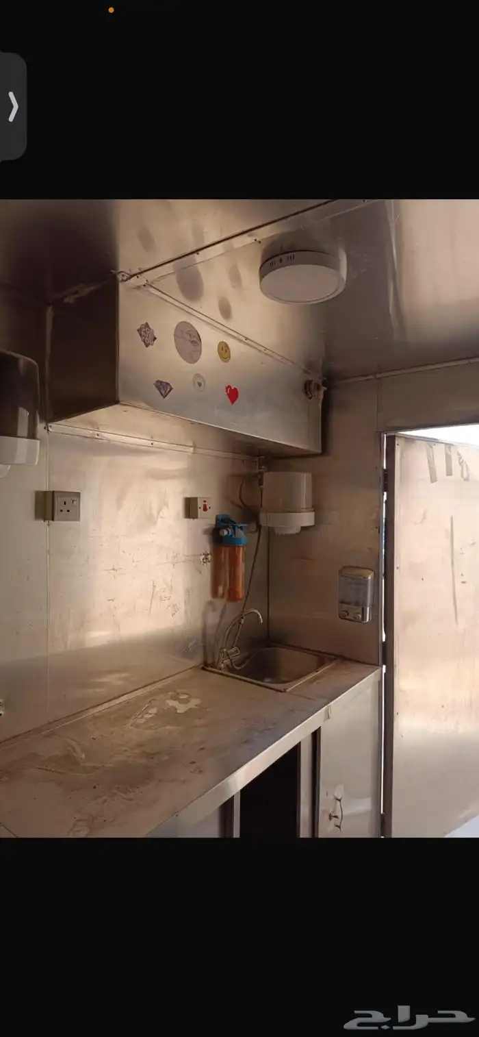 يوجد لدي فود ترك كامل للإيجار الشهري 0