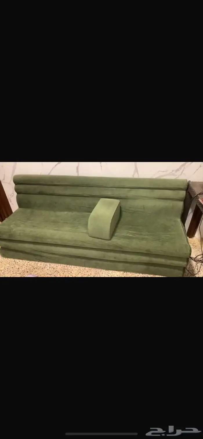 عدد 3 كنبه نضيف.   سرير فرد ونص استعمال جديد  مرتبه نضيفه ا 0