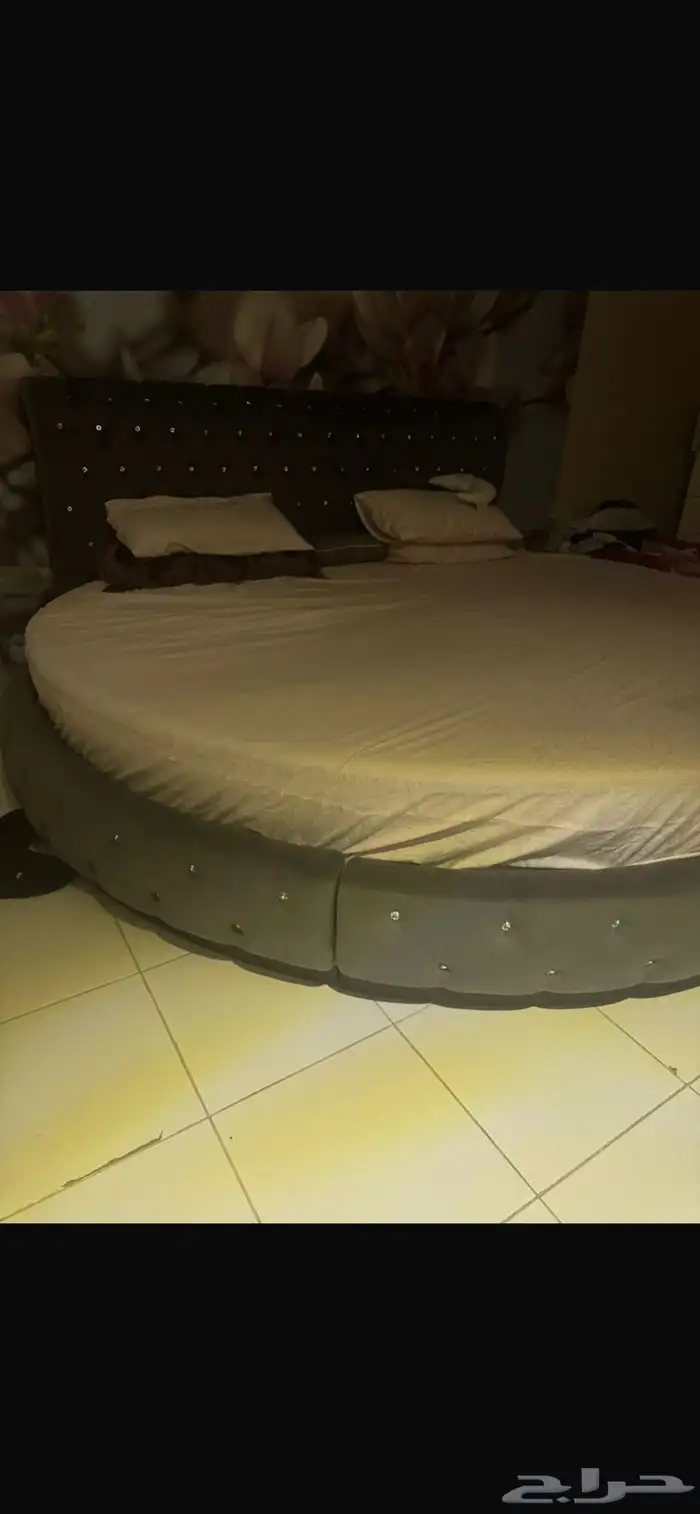 سرير نوم بتصميم دائري مضيء 0