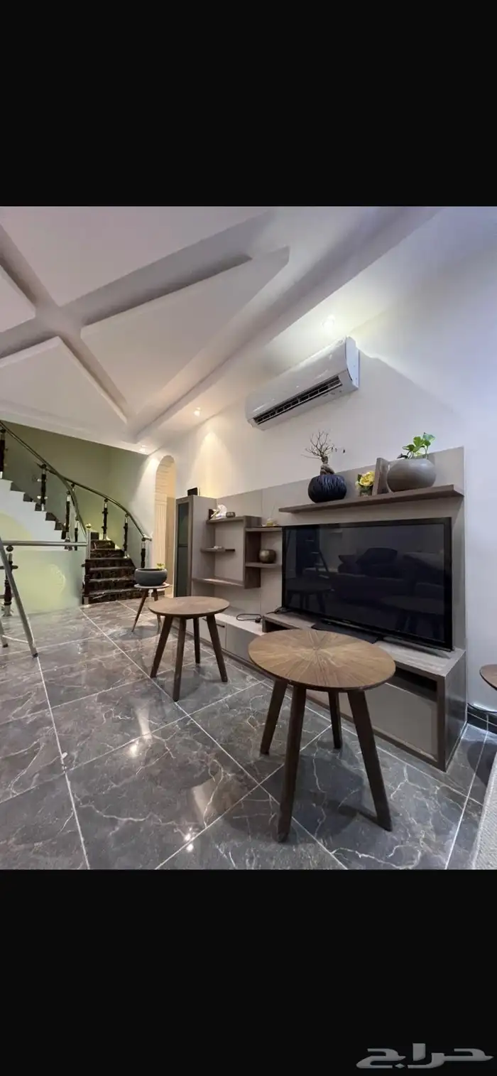 كامري كامري فلة في مخطط الملك فهد فيها أربع شقق وخمس محلات 8