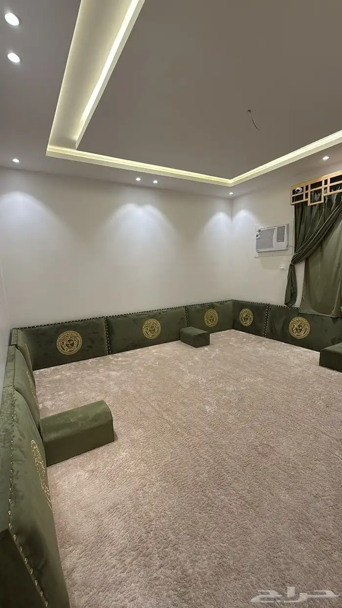 اثاث كامل مساند مع فرشة و ستارة 3