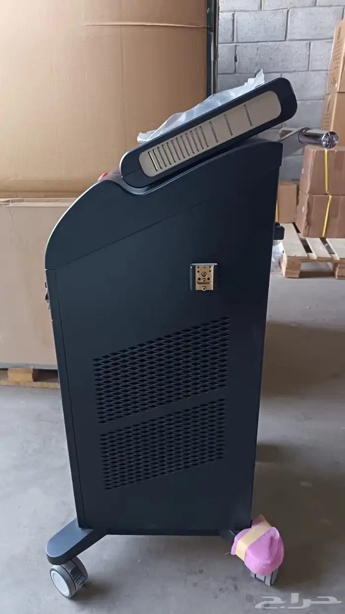 اجهزة طبيه جديدة 1جهاز إزاله الشعر 2جهازإزاله الحروق. واخرى 1