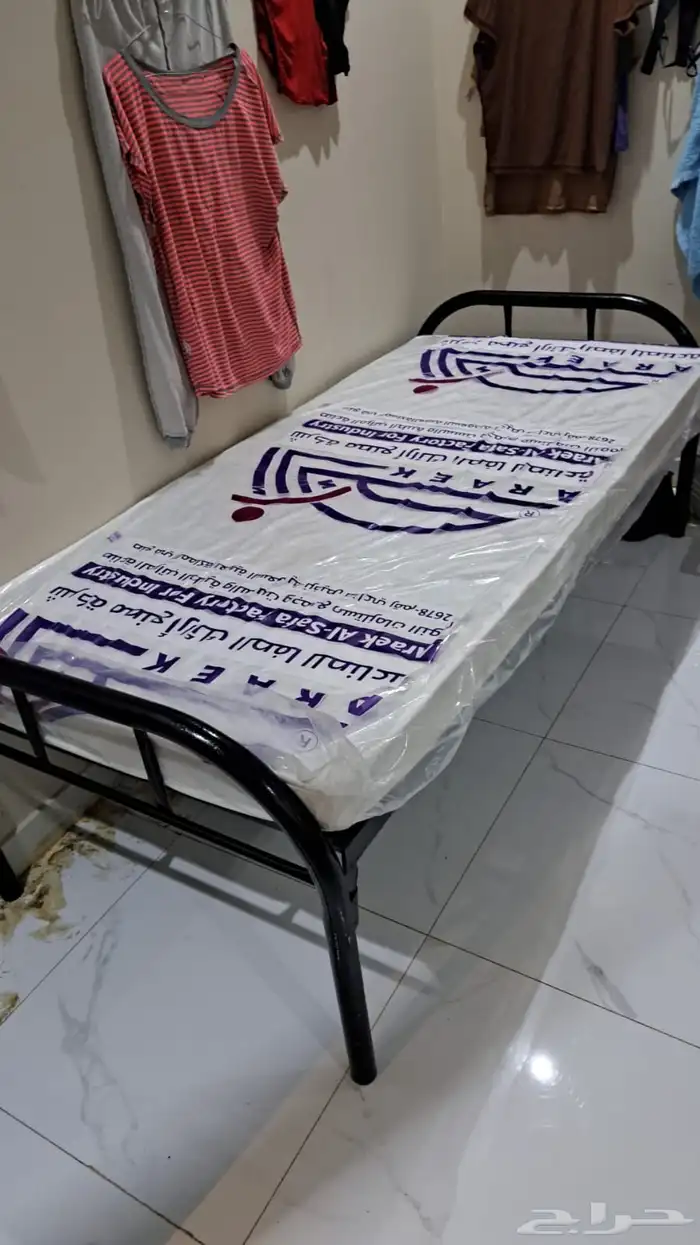 اسره سرير حديد مفرد او دورين شامل التوصيل يوجد مفروشات 0