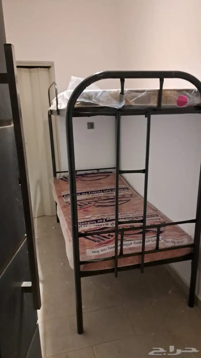اسره سرير حديد مفرد او دورين شامل التوصيل يوجد مفروشات 3