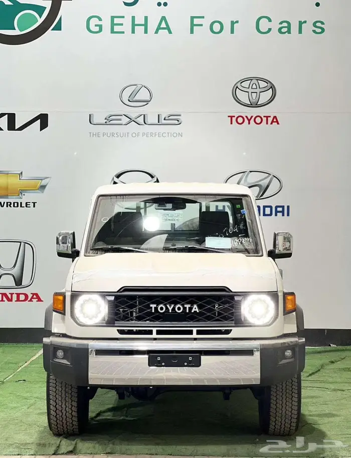 تويوتا شاص DLX قير عادي بدون ونش رفرف 2025 1